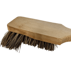 Longue brosse à manche en fibres naturelles